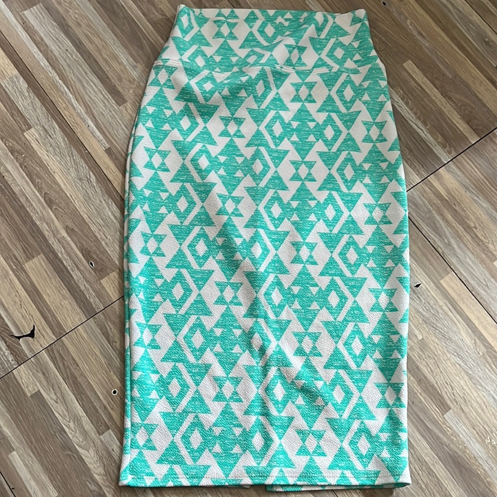 Stretchy pencil skirt